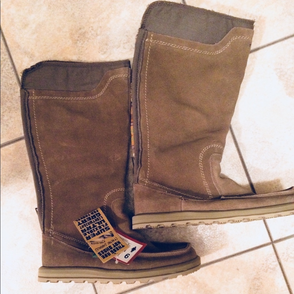 Brown Suede Sanuk Boots, size 6